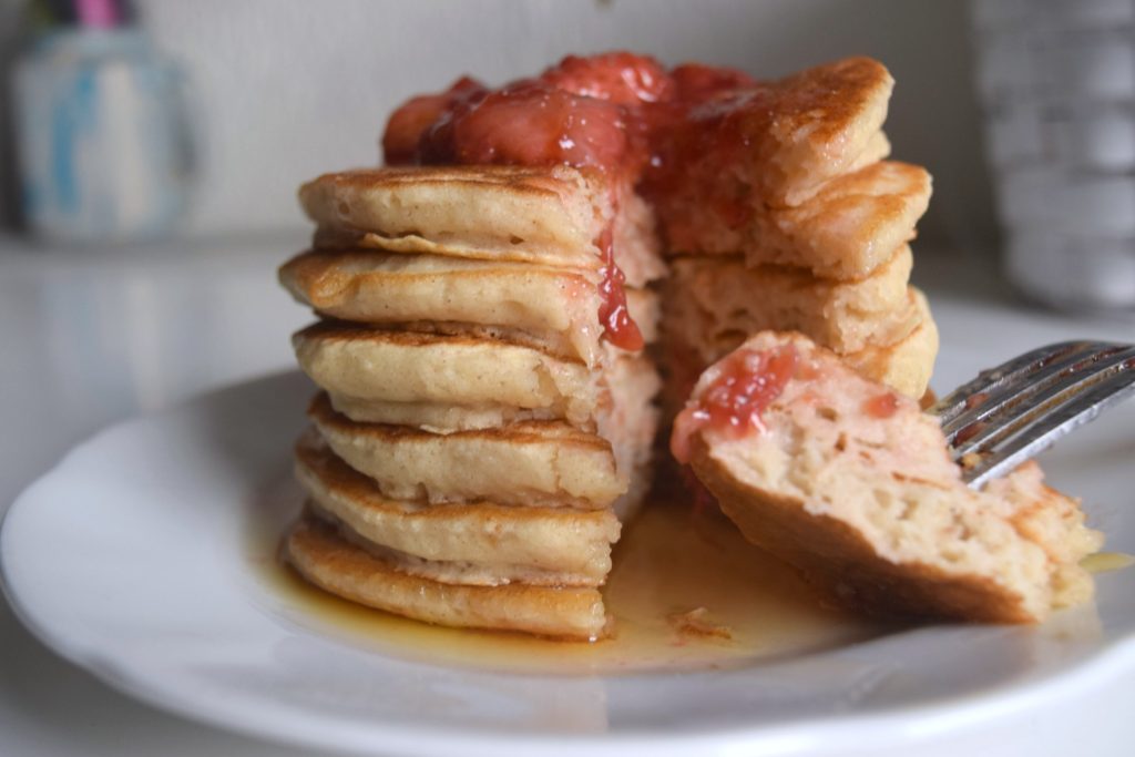 Vegan banana pancakes 4