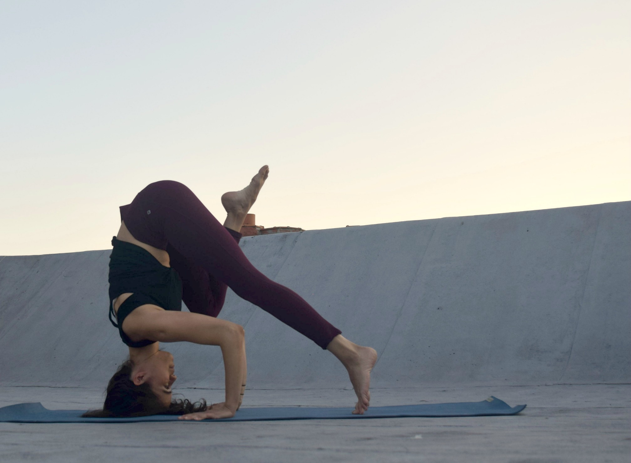 How to do Tripod Headstand egg shape 1 Argentina Rosado Yoga