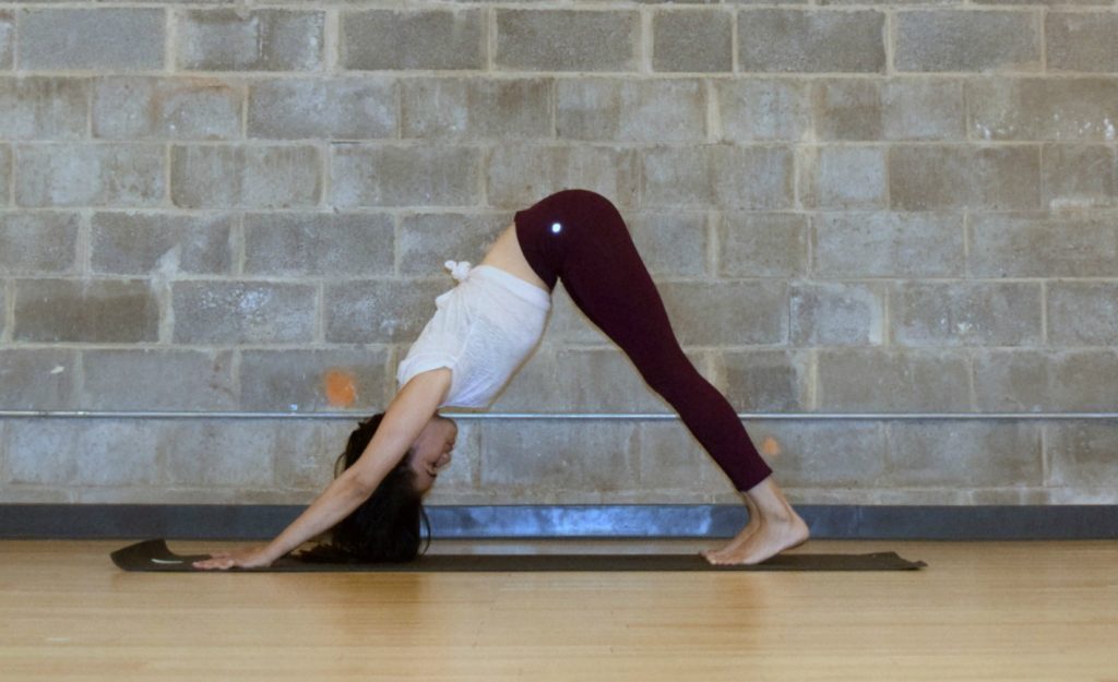 Yoga Poses for runners - Sequence - Downdog - Argentina Rosado Yoga