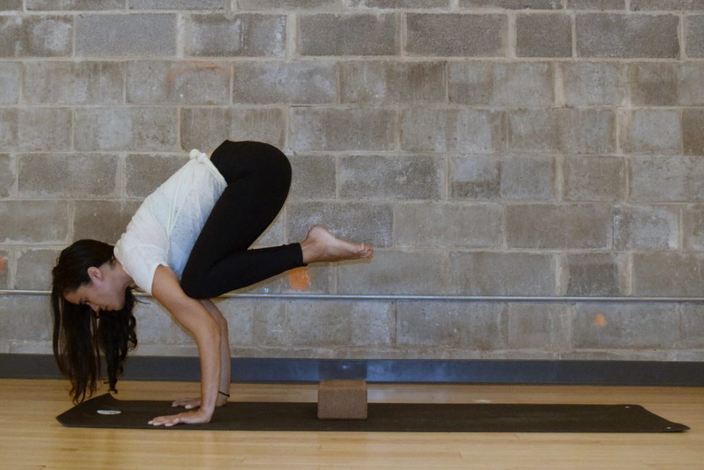 How to do Crow Pose - Bakasana - 8 Argentina Rosado Yoga 2