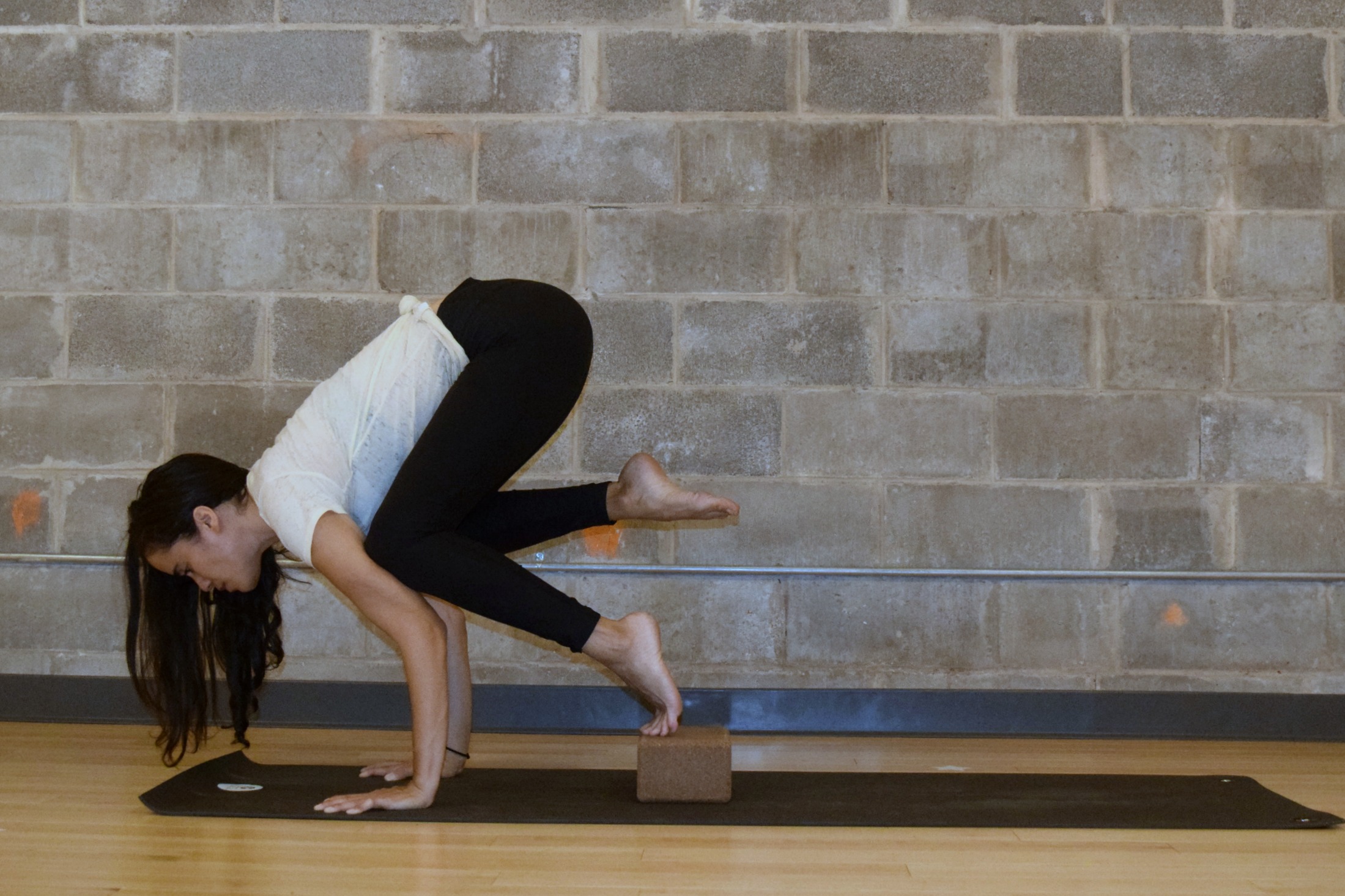 How to do Crow Pose Bakasana Argentina Rosado Yoga Argentina