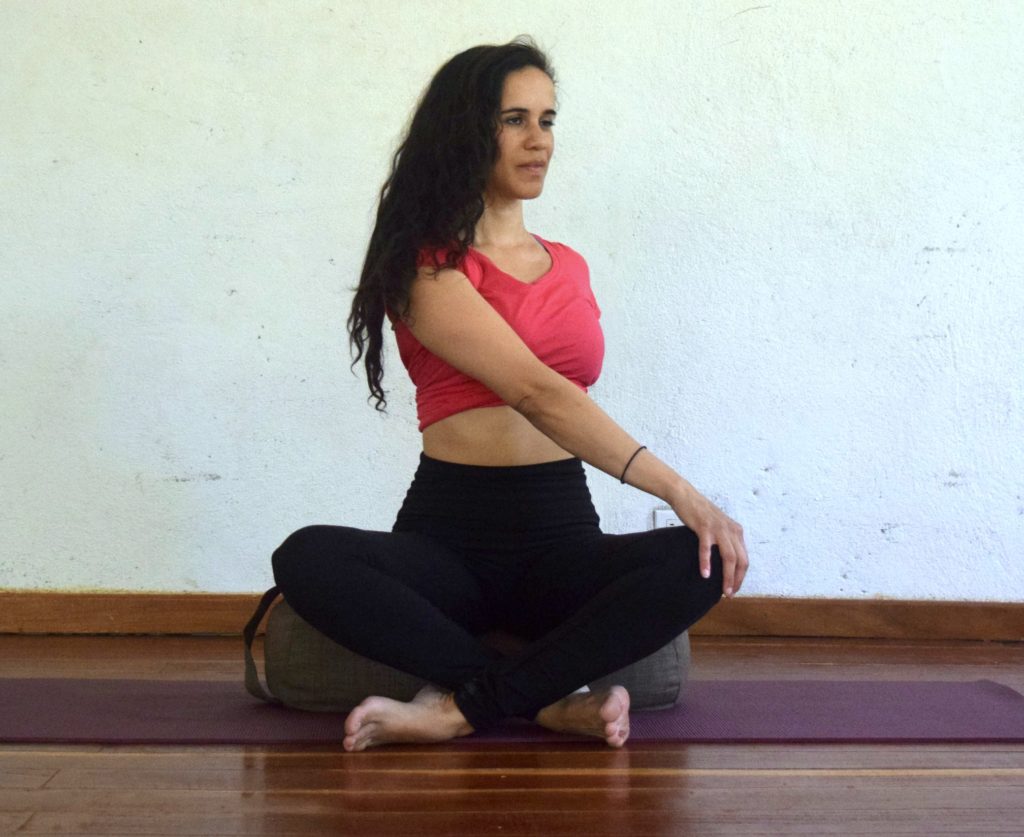 10 Morning Yoga Poses to awake and energize - Seated Twist - Argentina Rosado Yoga